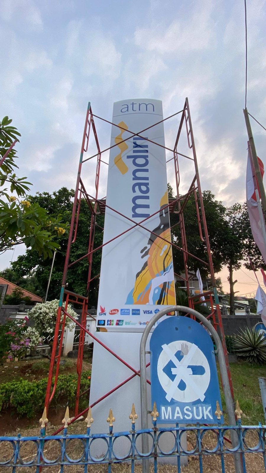 Pylon sign